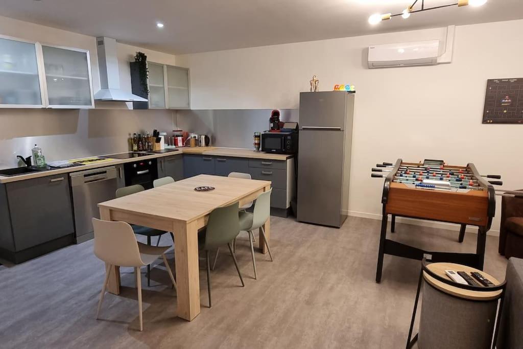 Belle Maison Climatisee Renovee Pac-Man Entre Collegues, Amis, Famille - Barbecue - Netflix - Prime - Baby Foot 50Cts Saint-Seurin-sur-l'Isle Exterior photo