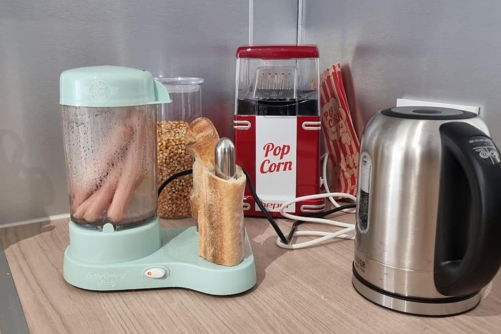 Belle Maison Climatisee Renovee Pac-Man Entre Collegues, Amis, Famille - Barbecue - Netflix - Prime - Baby Foot 50Cts Saint-Seurin-sur-l'Isle Exterior photo