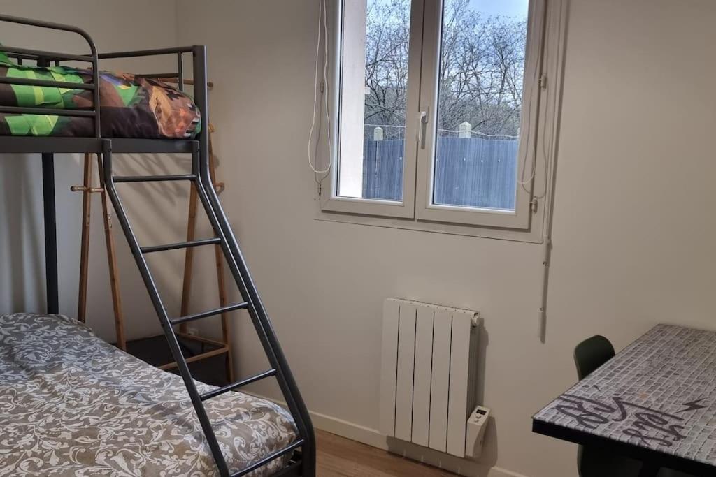Belle Maison Climatisee Renovee Pac-Man Entre Collegues, Amis, Famille - Barbecue - Netflix - Prime - Baby Foot 50Cts Saint-Seurin-sur-l'Isle Exterior photo